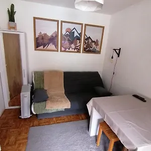 https://appartement-avec-grande-terrasse-parking-gratuit.fr-provencehotel.com